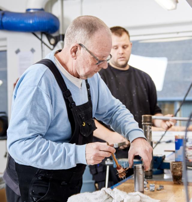 Servicetekniker på værksted